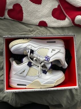 Jordan 4 Metallic Purple Boys GS 6.5 women’s 7.5